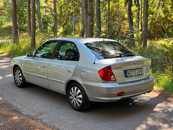Hyundai Accent 3 of 7