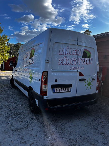 Nissan NV400 3 of 5