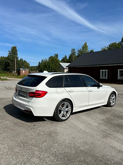 BMW 320d 3 of 6