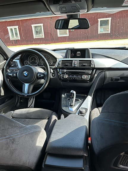BMW 320d 4 of 6