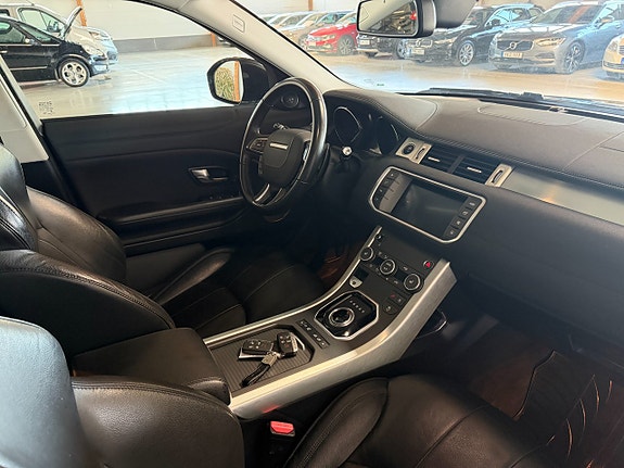 Land Rover Range Rover Evoque 17 of 26