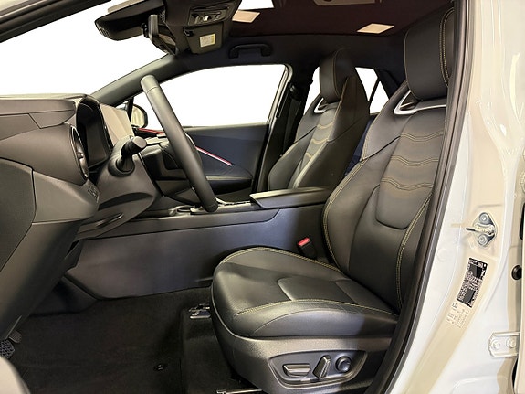 Toyota C-HR 8 of 18