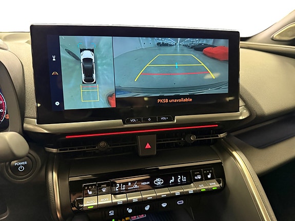 Toyota C-HR 14 of 18