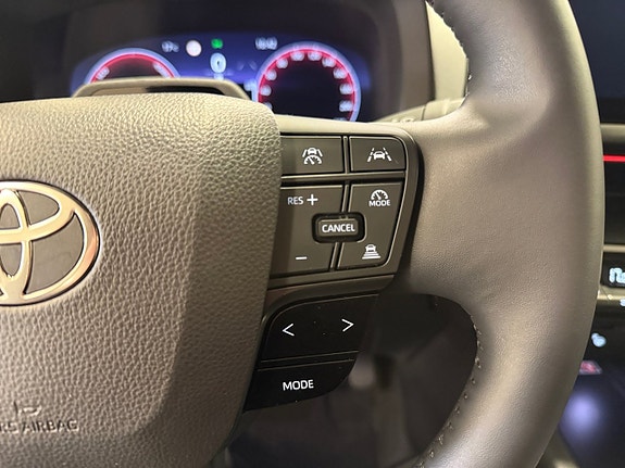 Toyota C-HR 16 of 18