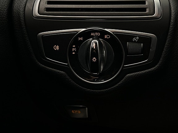 Mercedes-Benz C200 24 of 30
