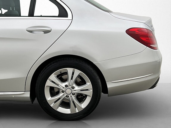 Mercedes-Benz C200 29 of 30