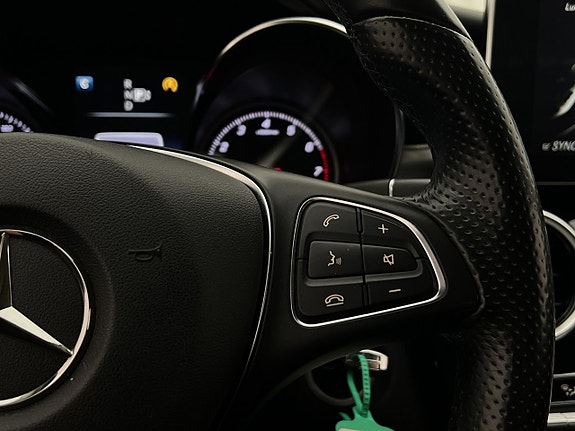 Mercedes-Benz C200 17 of 30
