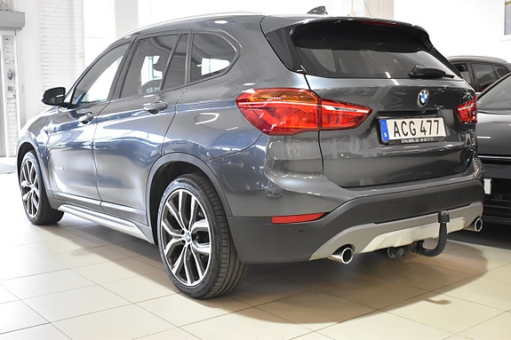 BMW X1 3 of 21
