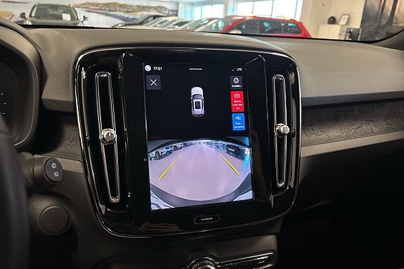 Volvo XC40 9 of 9