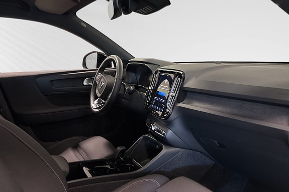 Volvo XC40 6 of 9