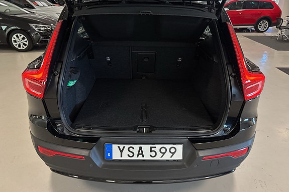 Volvo XC40 7 of 9