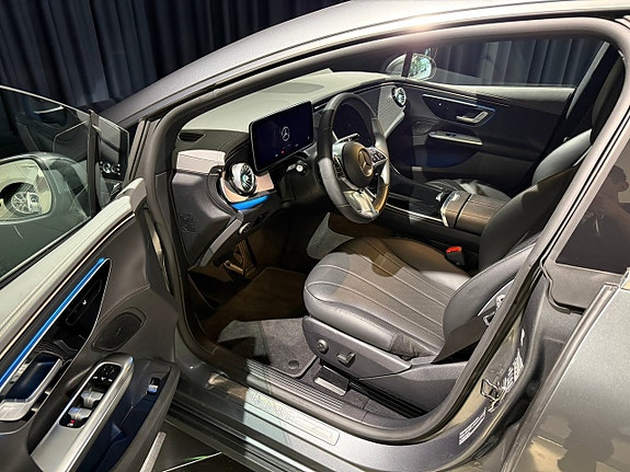Mercedes-Benz EQE300 12 of 16
