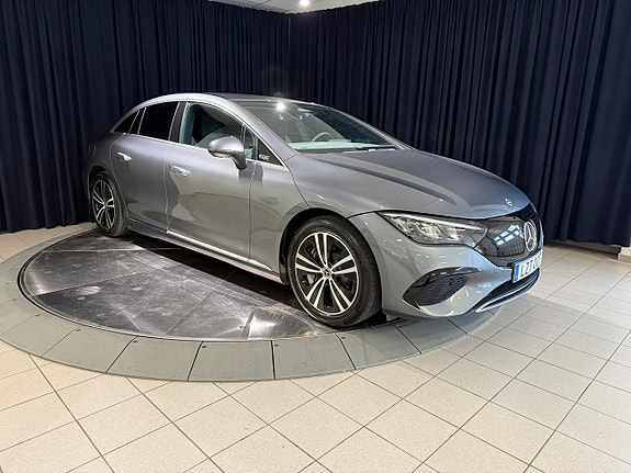 Mercedes-Benz EQE300 9 of 16