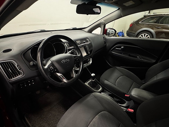 Kia Rio 9 of 22