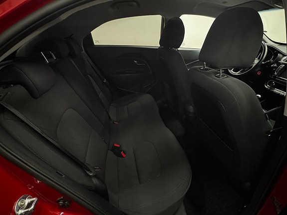 Kia Rio 10 of 22