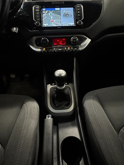 Kia Rio 15 of 22