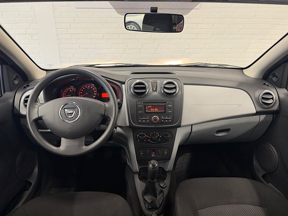 Dacia Sandero 9 of 15