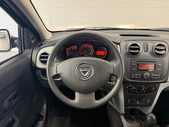 Dacia Sandero 10 of 15