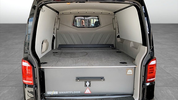 Volkswagen Transporter 12 of 17