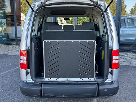 Volkswagen Caddy Maxi 11 of 26