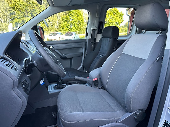Volkswagen Caddy Maxi 18 of 26
