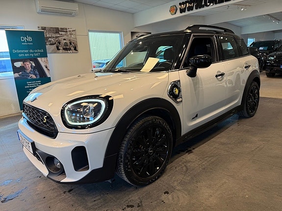 MINI Countryman Cooper SE 2 of 24