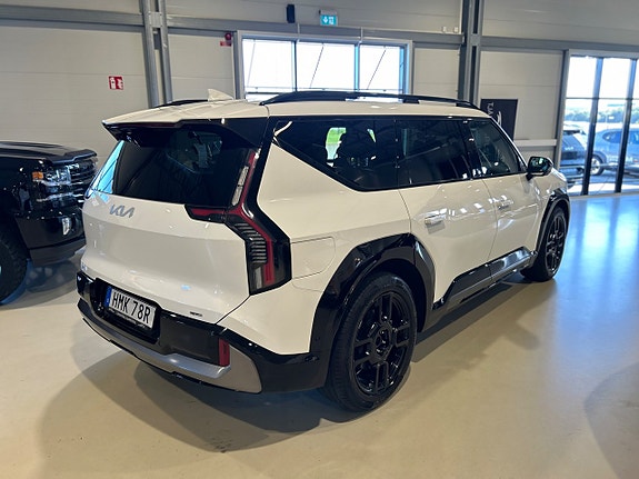 Kia EV9 3 of 24