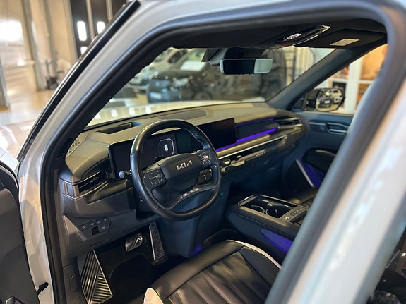Kia EV9 10 of 24