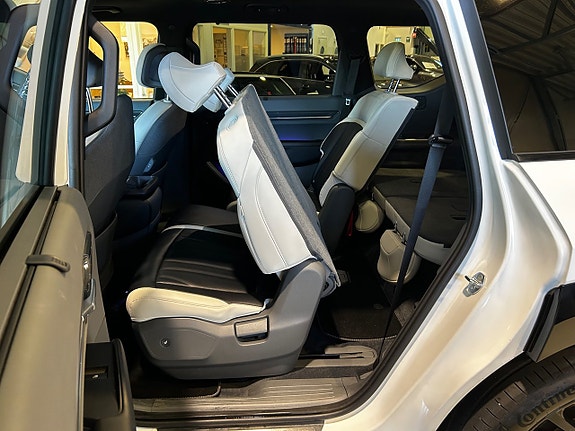 Kia EV9 15 of 24