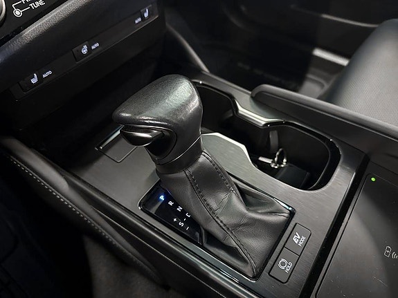 Lexus ES300h 15 of 17