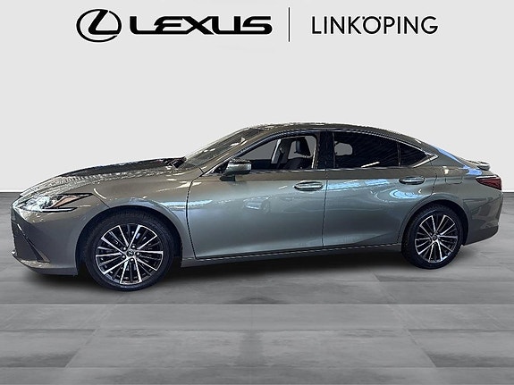 Lexus ES300h 3 of 17