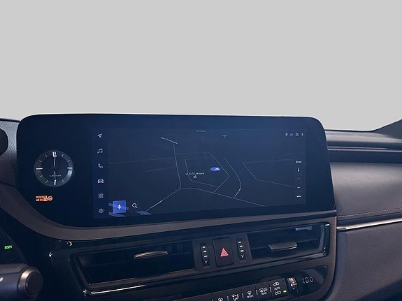 Lexus ES300h 14 of 17