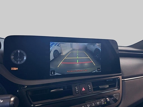 Lexus ES300h 12 of 17