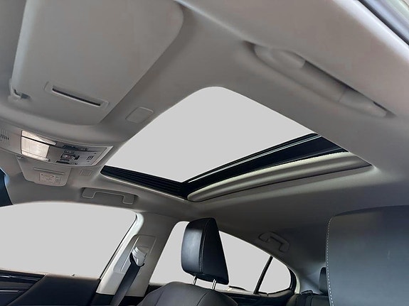 Lexus ES300h 16 of 17