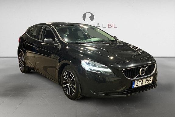 Volvo V40 9 of 17