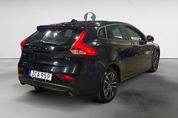 Volvo V40 7 of 17