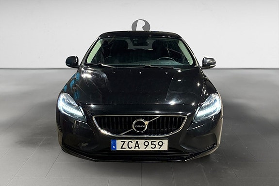 Volvo V40 10 of 17