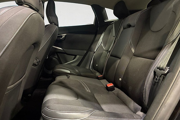 Volvo V40 14 of 17