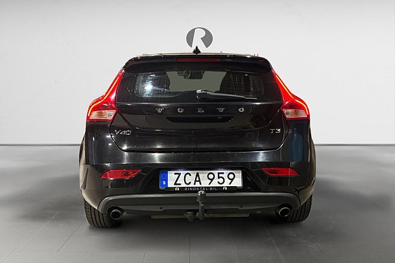 Volvo V40 6 of 17
