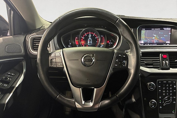 Volvo V40 13 of 17