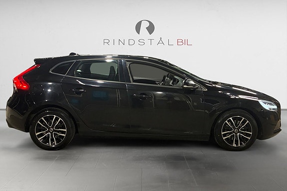Volvo V40 8 of 17