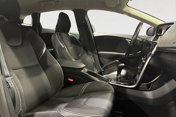 Volvo V40 15 of 17