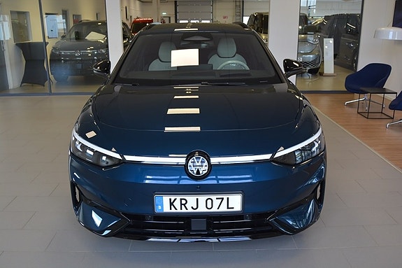 Volkswagen ID.7 2 of 16