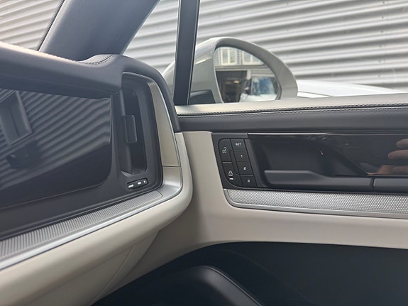 Porsche Cayenne 21 of 30