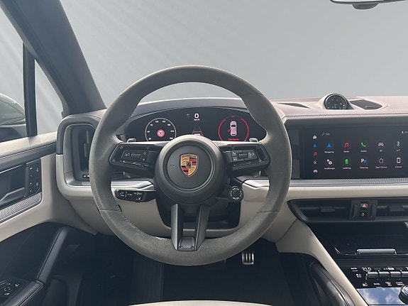Porsche Cayenne 13 of 30