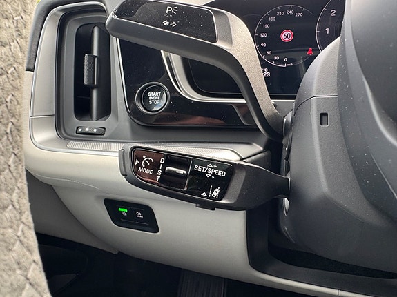 Porsche Cayenne 26 of 30