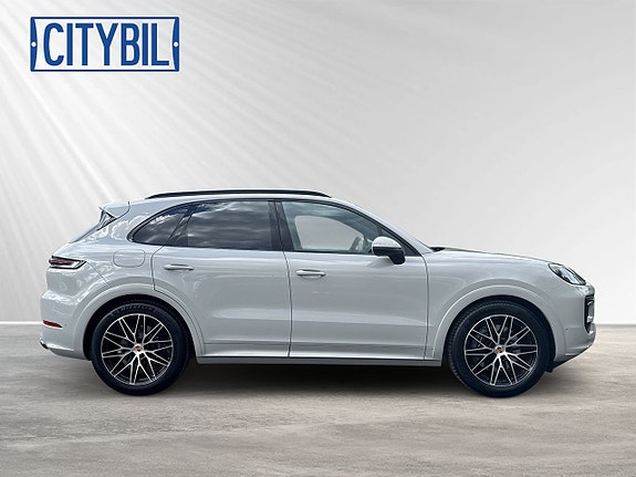 Porsche Cayenne 6 of 30