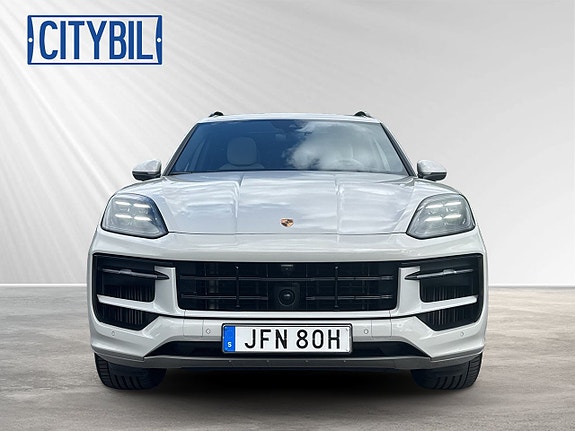 Porsche Cayenne 8 of 30
