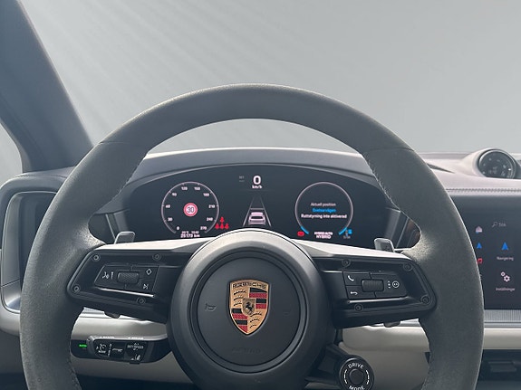 Porsche Cayenne 17 of 30