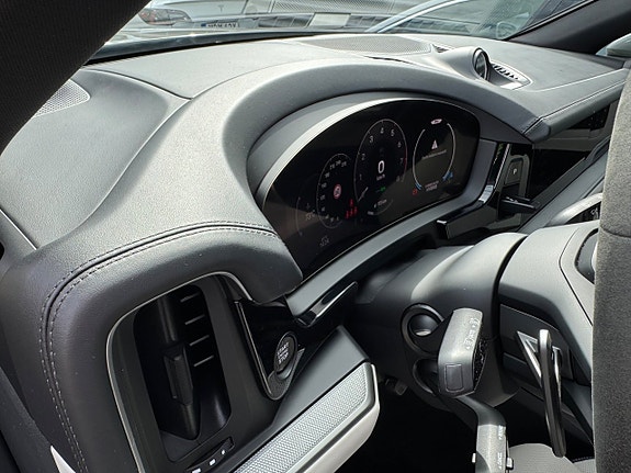Porsche Cayenne 22 of 30